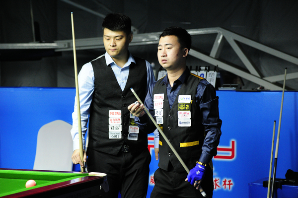 在足球場上 在足球場上