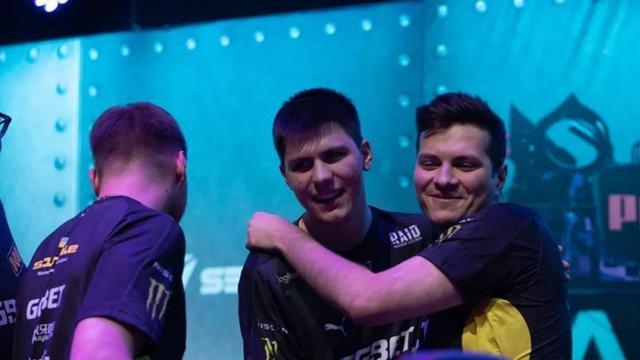 他多次保持 他多次保持